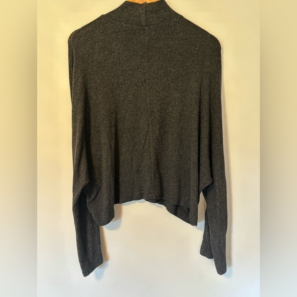 Velvet by Graham & Spencer- Karter Top- Grey Size S - Picture 4 of 7